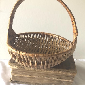 Adorable Vintage French Handwoven Wicker Charentaise Basket for Doll or Toddler #13