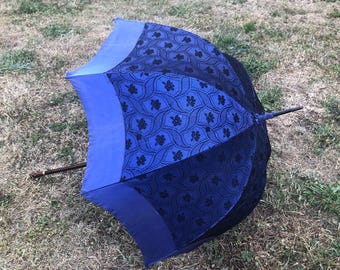 Stunning Antique French Victorian Electric Blue Silk with Black Lace Gold Band Handle Ladies Parasol