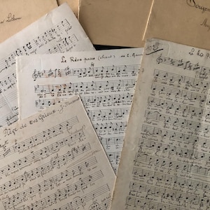Lotto di lavoro 8 Antica partitura musicale francese manoscritta in seppia, 28 pagine totali, datata 1912
