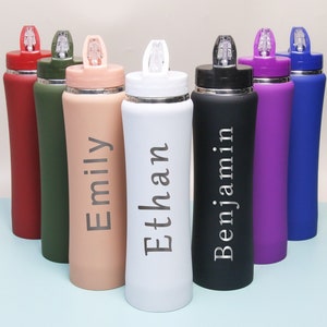 Botella de agua grabada personalizada, botella con nombre personalizado, vaso de agua personalizado, botella de agua con aislamiento, regalo corporativo para ella, botella para gimnasio