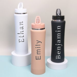 Botella de agua grabada personalizada, botella con nombre personalizado, vaso de agua personalizado, botella de agua con aislamiento, regalo corporativo para ella, botella para gimnasio