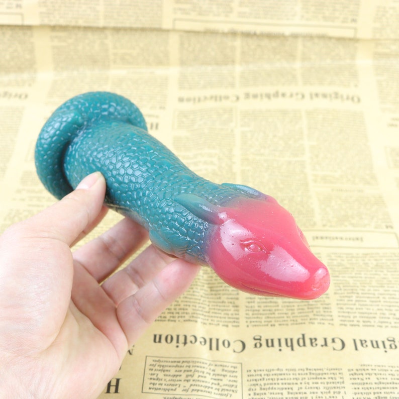 Realistic Monster Dildo Fantasy Alien Dildo With Suction Cup Sex Toys For Woman Mature 