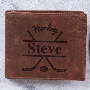 Cartera de cuero con monograma, regalo para fanáticos del hockey, regalo perfecto para papá, novio, esposo, abuelo, padrinos de boda, regalo de aniversario corporativo