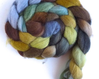 Falkland Wool Roving - Hand Painted Spinning or Felting Fiber, Moss on Rocks