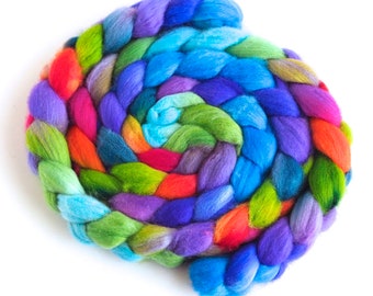 Fine Polwarth Roving - Hand Painted Spinning Fiber, 4 Ounces, Variation on Simple Flourish