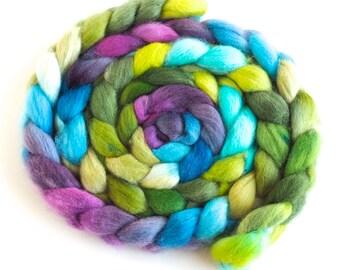 Falkland Wool Roving - Hand Dyed Spinning and Felting Fiber, 4 Ounces, Renewal