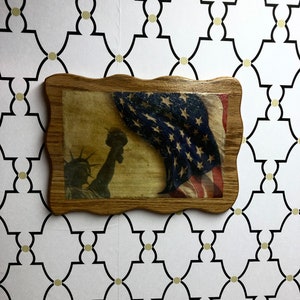 Patriotic Plaque &quot;Statue of Liberty & American Flag&quot;&quot;