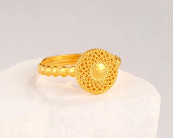Vintage Hollow-Out Coin Ring: 24K Gold Round Ring，Geometric Design Jewelry.
