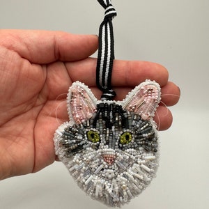 Custom made: YOUR cats portrait memorialized in a holiday ornament or brooch/pin or pendant image 4