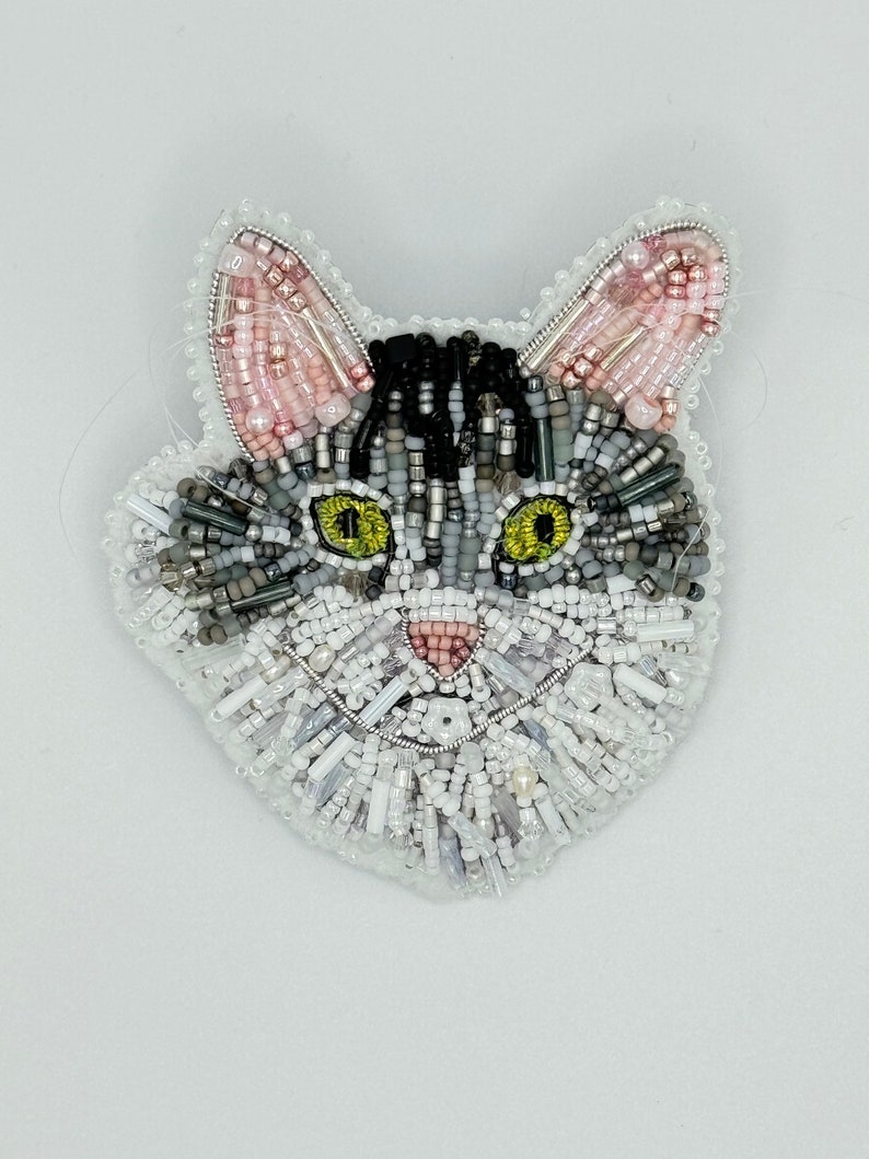 Custom made: YOUR cats portrait memorialized in a holiday ornament or brooch/pin or pendant image 3