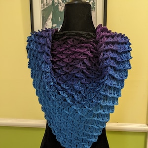 Dragon scale shawl pattern