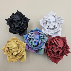 Tormented Flowers – 3D Printed Roses with Skull & Skeleton Hand