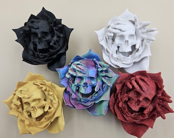 Flores Atormentadas – Rosas Impressas em 3D com Caveira e Mão Esquelética