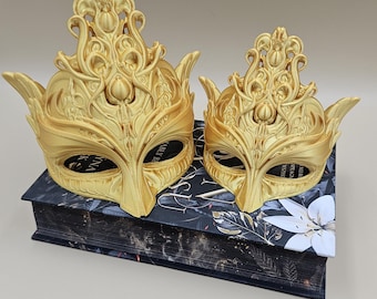 ACOTAR Carnival Mask Figurine – Bookish Fantasy Shelf Ornament