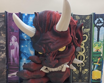 鬼ブックヌック – 日本の鬼をモチーフにした棚板（赤と黒の色が変わる仕上げ）