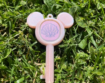 Pale Pink Iridescent, Magic Hugger Key, PLA, Magicband+ holder, Puck holder, Magicband+ skin, Toon Key, Magic Hugger