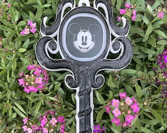 Black Mansion Key, Magic Hugger, TPU, Magicband+ holder, glows in the dark, puck holder, magicband+ skin