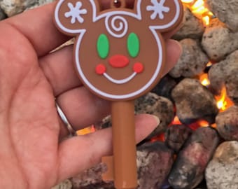 Gingerbread Key, PLA, Magicband+ holder, Brown w/green, white and red details, puck holder,magicband+ skin, Christmas cookie, Magic Hugger
