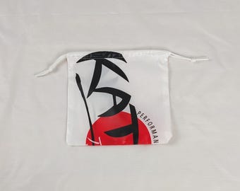 Middelgrote Katana Parachute-logotassen met trekkoord, wit trekkoord