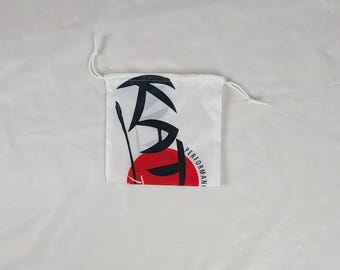 Grote tas met katana-parachutelogo en witte trekkoorden
