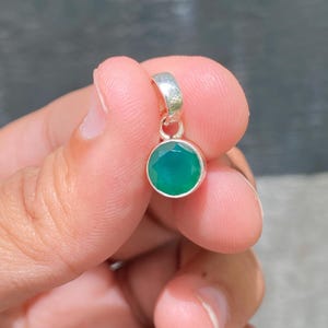 Green Onyx Pendant, Minimalist Round Stone Pendant, 925 Silver Pendant, Tiny Charm Woman Pendant, Silver Jewelry, Gift For Her