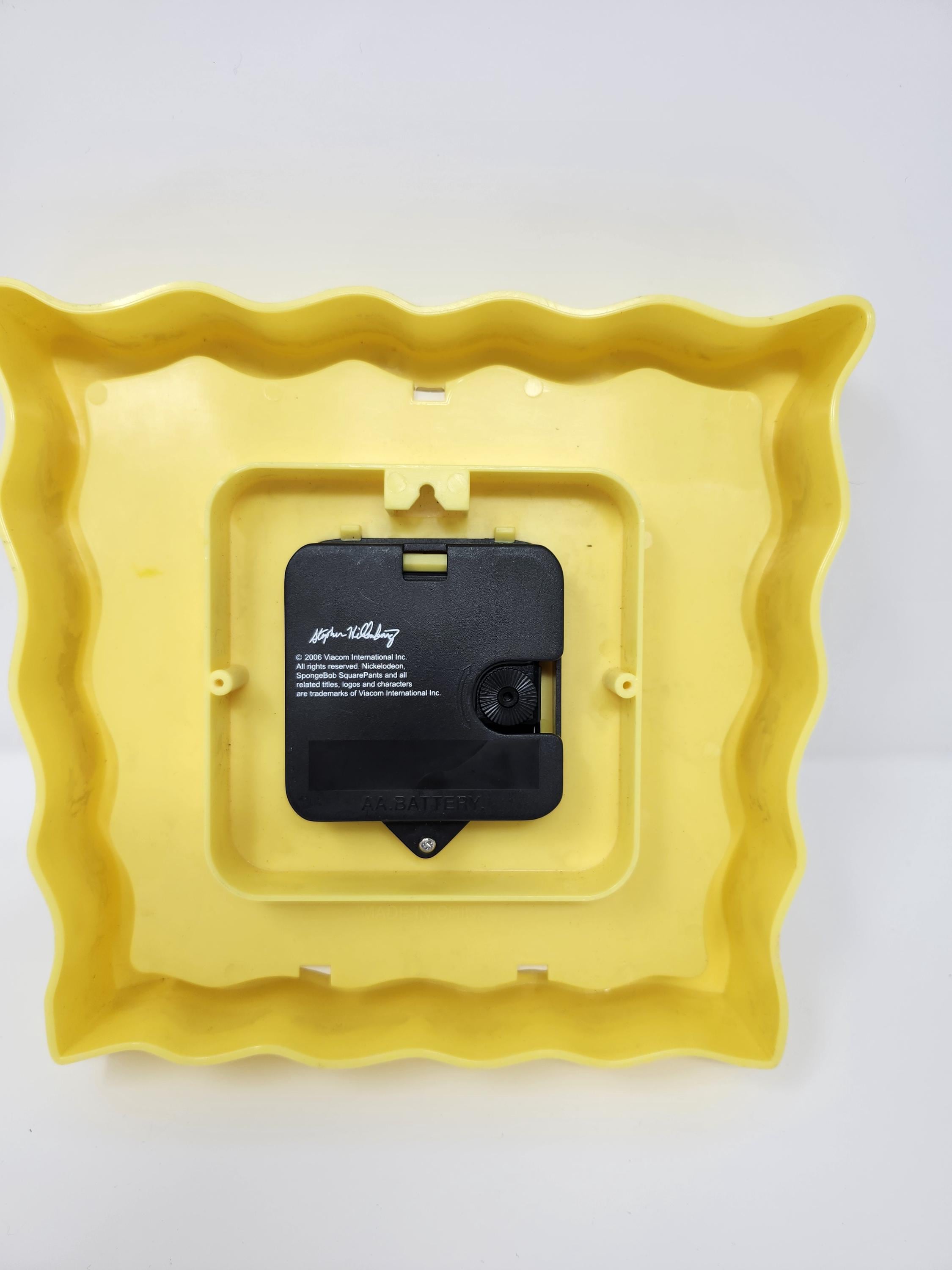 Spongebob Square Pants Nickolodeon Wall Clock Yellow Limited