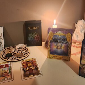 Découvrez la Sagesse des Cartes. Un Voyage Vers Votre Avenir VOYANCE GUIDANCE 1 question 3 CARTES