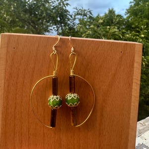 Handgemaakte tijgeroogoorbellen | Met draad omwikkelde oorbellen met agaatkraal | Art-deco edelsteenoorbellen | Boho-chic | Natuurlijke ambachtelijke sieraden