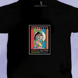 Camiseta preta de algodão com gola redonda, transferência do Monterey Pop Festival de 1967