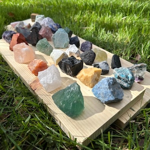 Beginner Crystal Kit: Healing Crystals Collection | Authentic Natrual Gemstones Assortment Bundle with Meaningful Cards