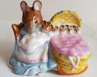 Vintage Hunca Munca Porcelain Figurine * Beatrix Potter * Beswick * F Warne * Vintage Pig Porcelain * 1970s