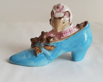Vintage Old Woman Who Lived in a Shoe Porcelain Figurine * Beatrix Potter * Beswick * F Warne * Vintage Mouse Porcelain