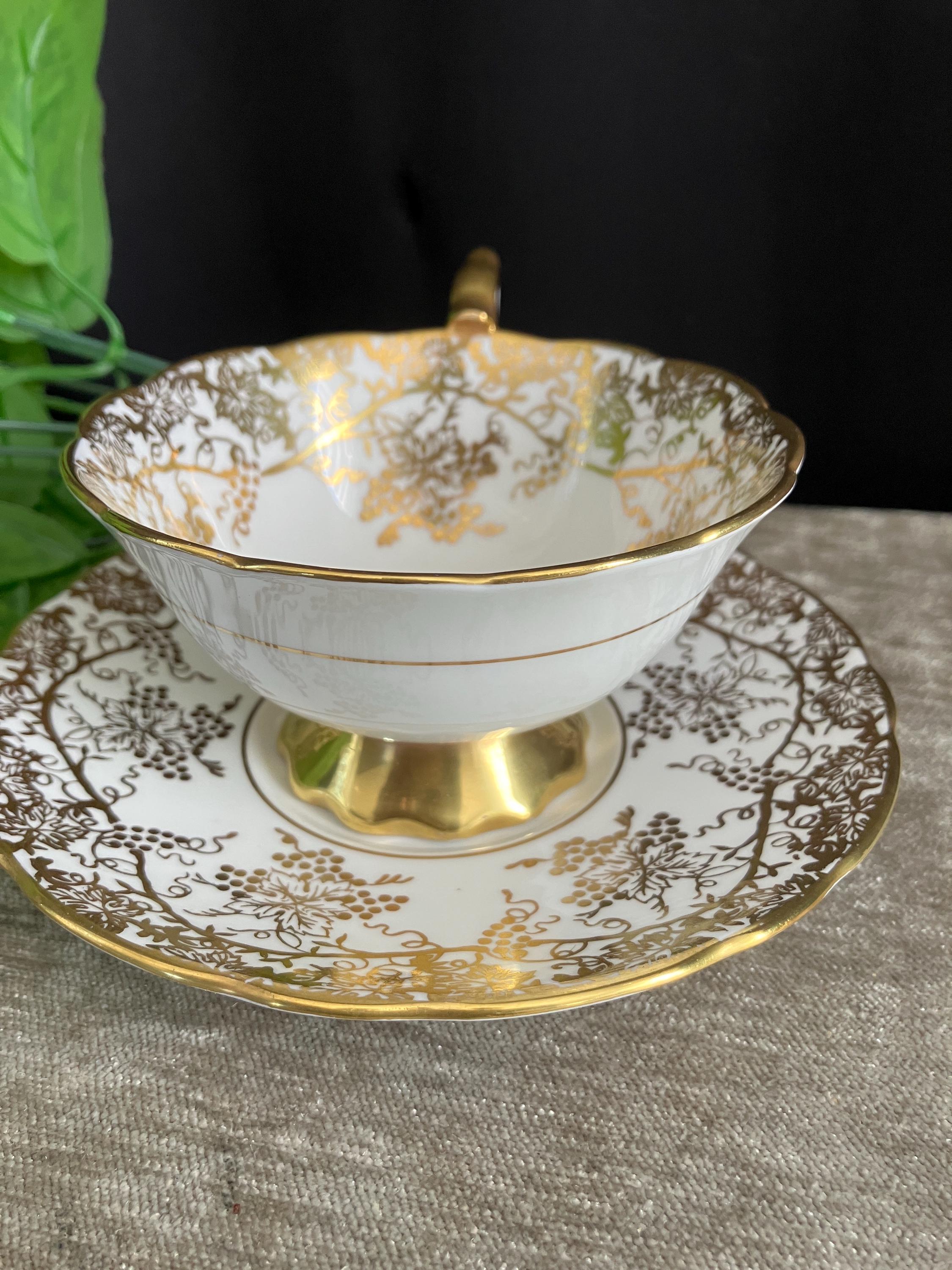 ロイヤルスタッフォードシャーグレープティーカップ＆ソーサーセット