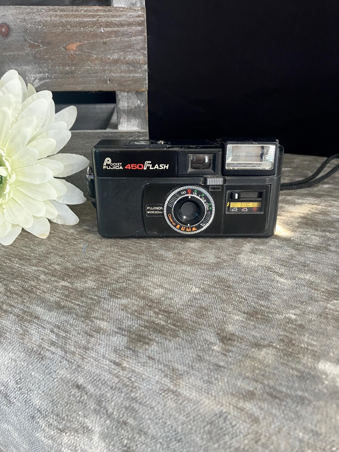 ポケットフジカ　450FLASH Pocket Fujica 450 Flash - Camera-wiki.org - The free camera