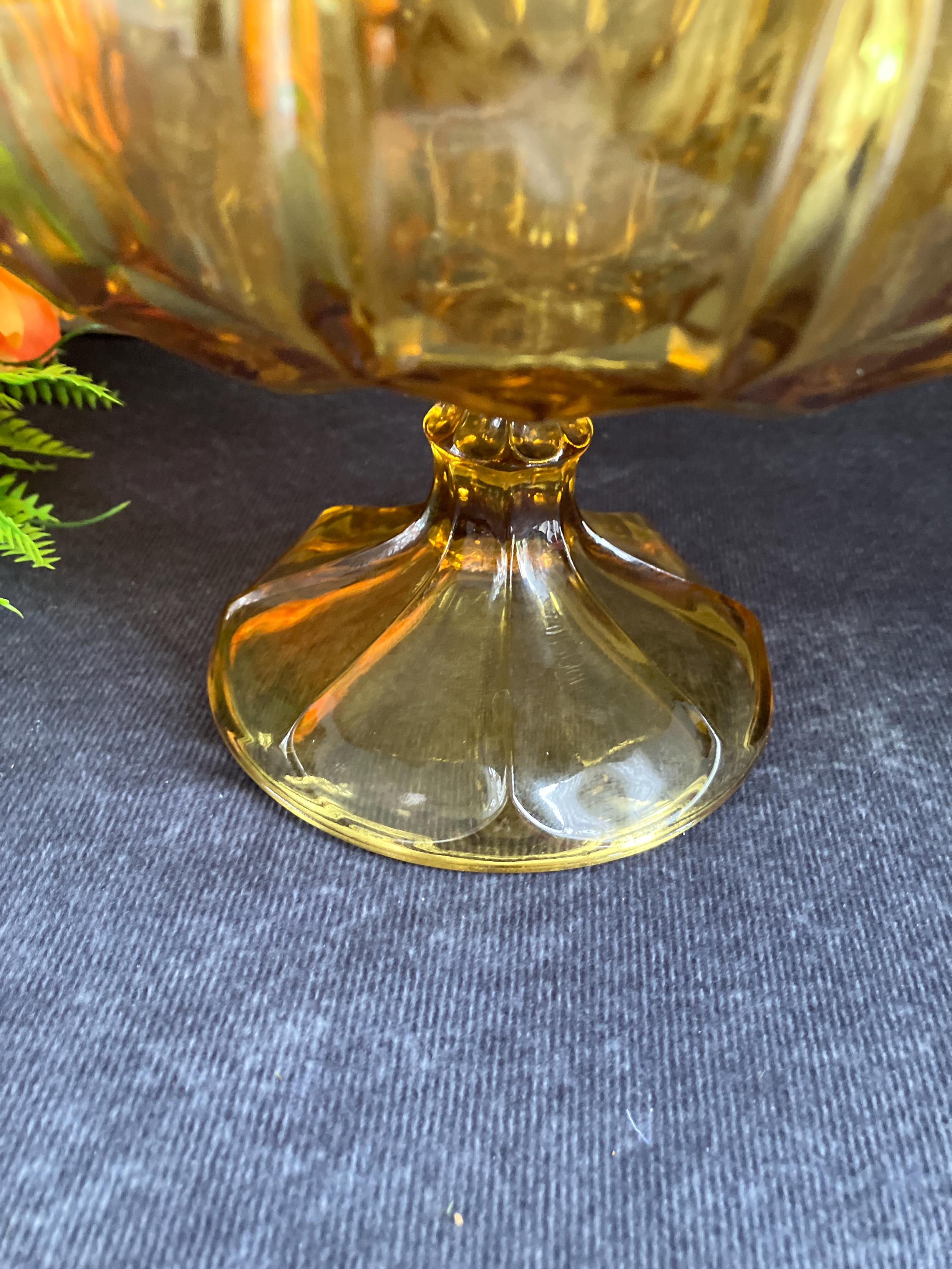 ガラスボール[センターピース] ヴィンテージアンバーガラス台座ボウル：装飾センターピース（直径8.5