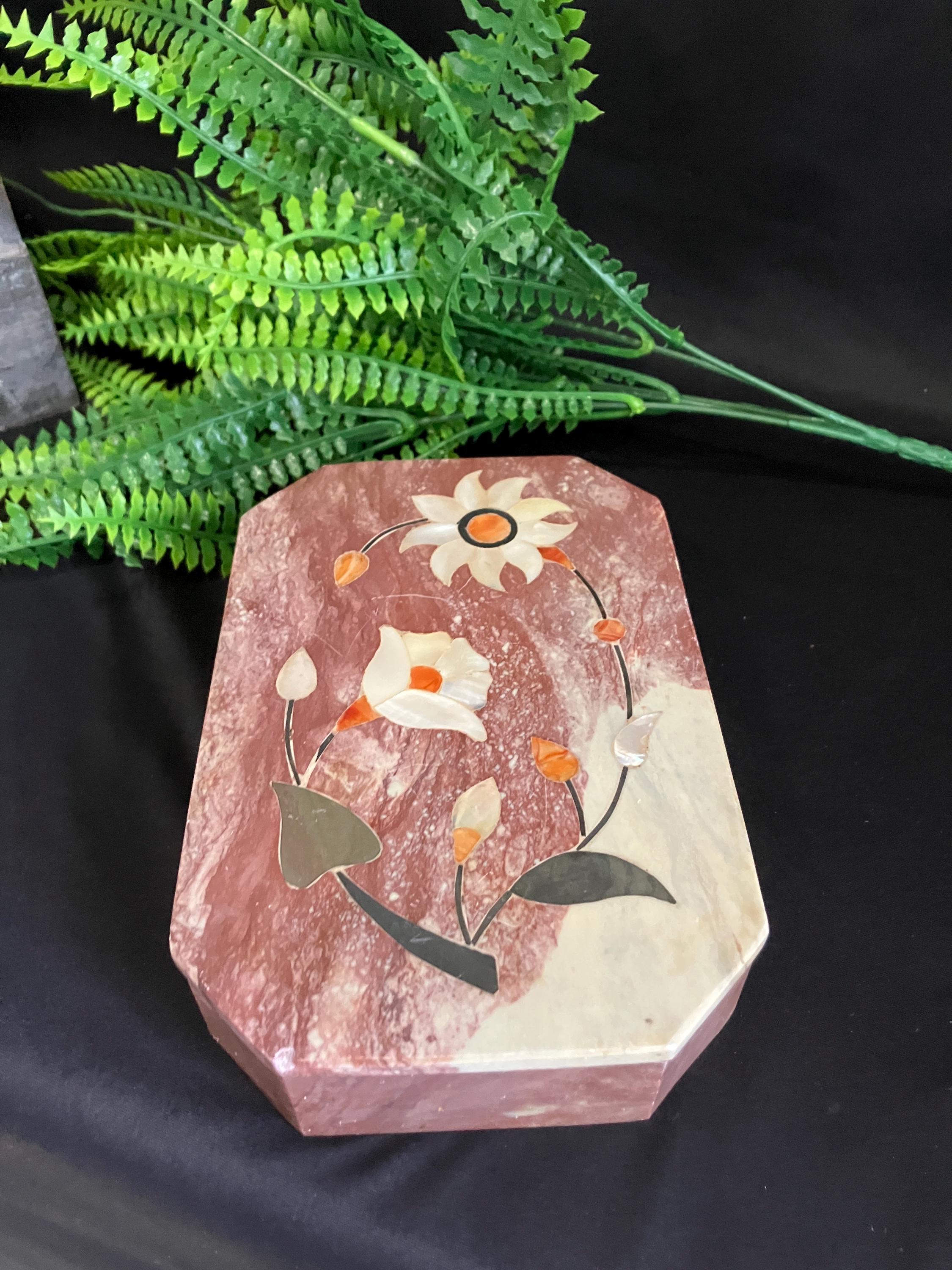 ヴィンテージソープストーン小物入れ：花柄デザイン - Etsy 日本