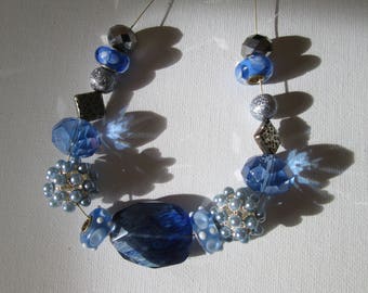 Blue sliding bead necklace