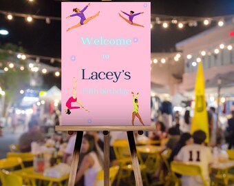 Puede incluir: Señal de bienvenida rosa con el texto "Bienvenido a Lacey's 5th Birthday" e imágenes de chicas haciendo gimnasia.