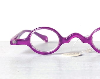 Itty Bitty +1.00 Small Round Cheaters Reading Glasses Mojos NY Eccentric Irreverent True Vintage NOS Unisex Magenta Eyeglass Frames