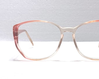 Vintage Eyeglasses 54-18-135 80s Pink Pastel Large Eyeglass Frames Pale Fair Freckled Complexion Mainstreet 202 Hong Kong