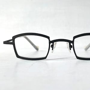 40-28-145 Quirky Vintage WIDE Bridge Metal Lightweight Matte Black Unisex Eyeglass Frames