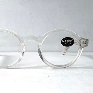 Vintage +1.50 Reading Glasses Crystal Clear Acetate Round Key Hole Bridge Wide Fit Hornrim Hipster