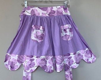 Vintage Swiss Dot Cotton Apron Purple Poppies Lavender Lilac Floral w Pockets