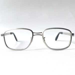 Vintage Glasögon Borstad Gunmetal Satin Fyrkantig Dubbelbrygga Silver USA 52-20-140