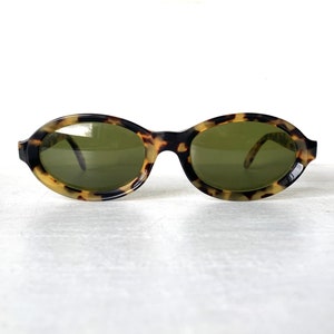 Vintage Sunglasses WIDE FIT Anglo American 90s Unique Eyewear Oval Green Lenses Saratoga Made in England