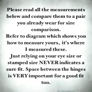 Puede incluir: Texto sobre un fondo claro que aconseja comparar las medidas con art&iacute;culos existentes para la precisi&oacute;n de la talla. Destaca la importancia de las mediciones precisas y advierte contra la confianza exclusiva en el tama&ntilde;o visual o las tallas estampadas.