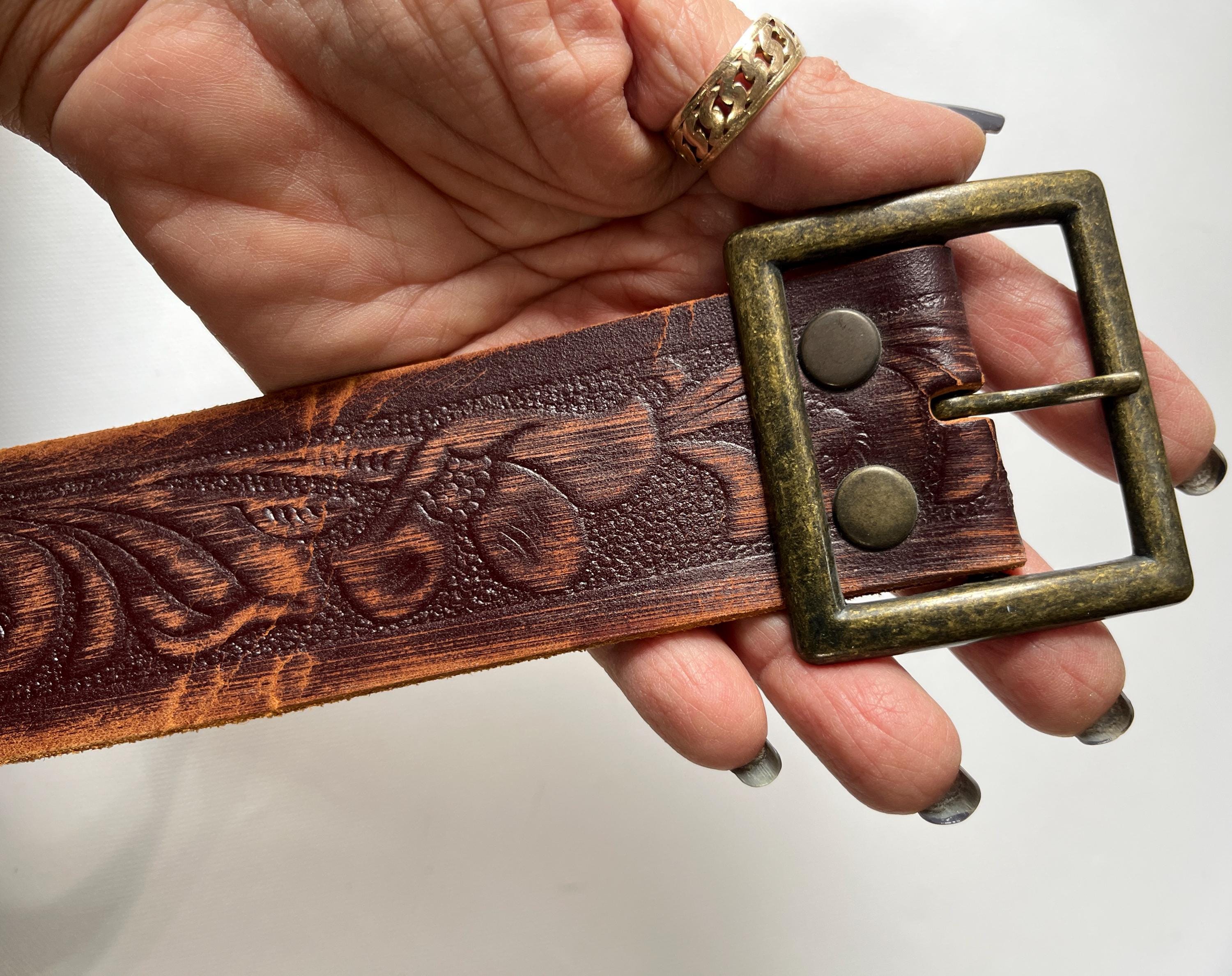 Vintage BRAVE Beltworks 33in Tooled Leather Belt Western  display picture 3