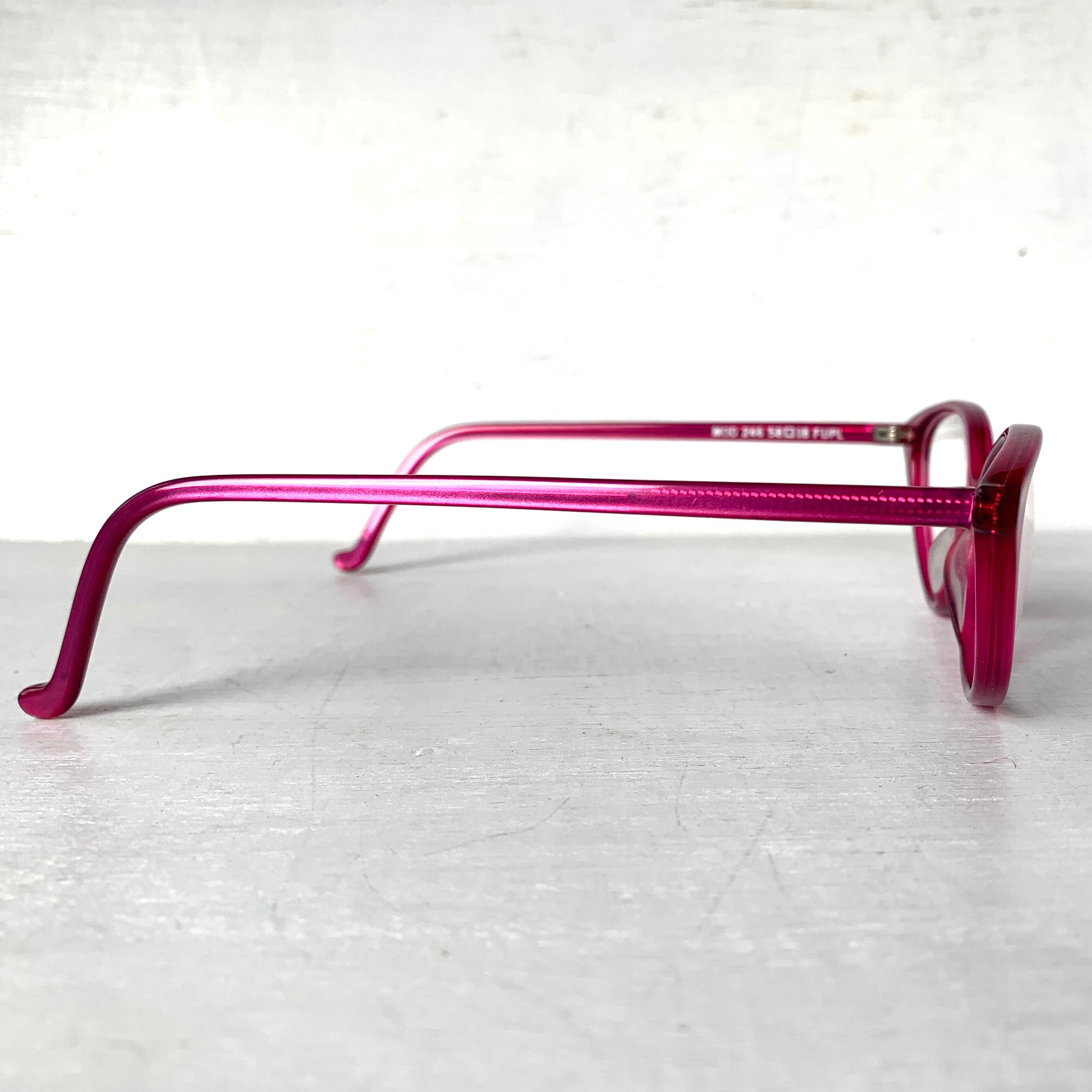Anglo American Eyewear Vintage Hot Pink Fuchsia Cat Eye MOD  display picture 1