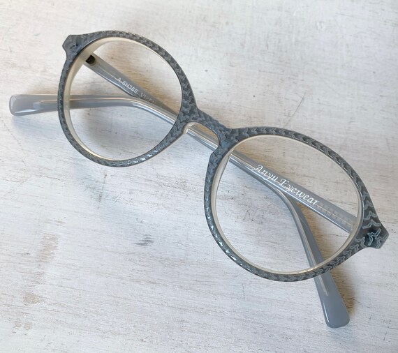 1990's Acetate P3 Panto Carved Grey Gray Round Ho… - image 6