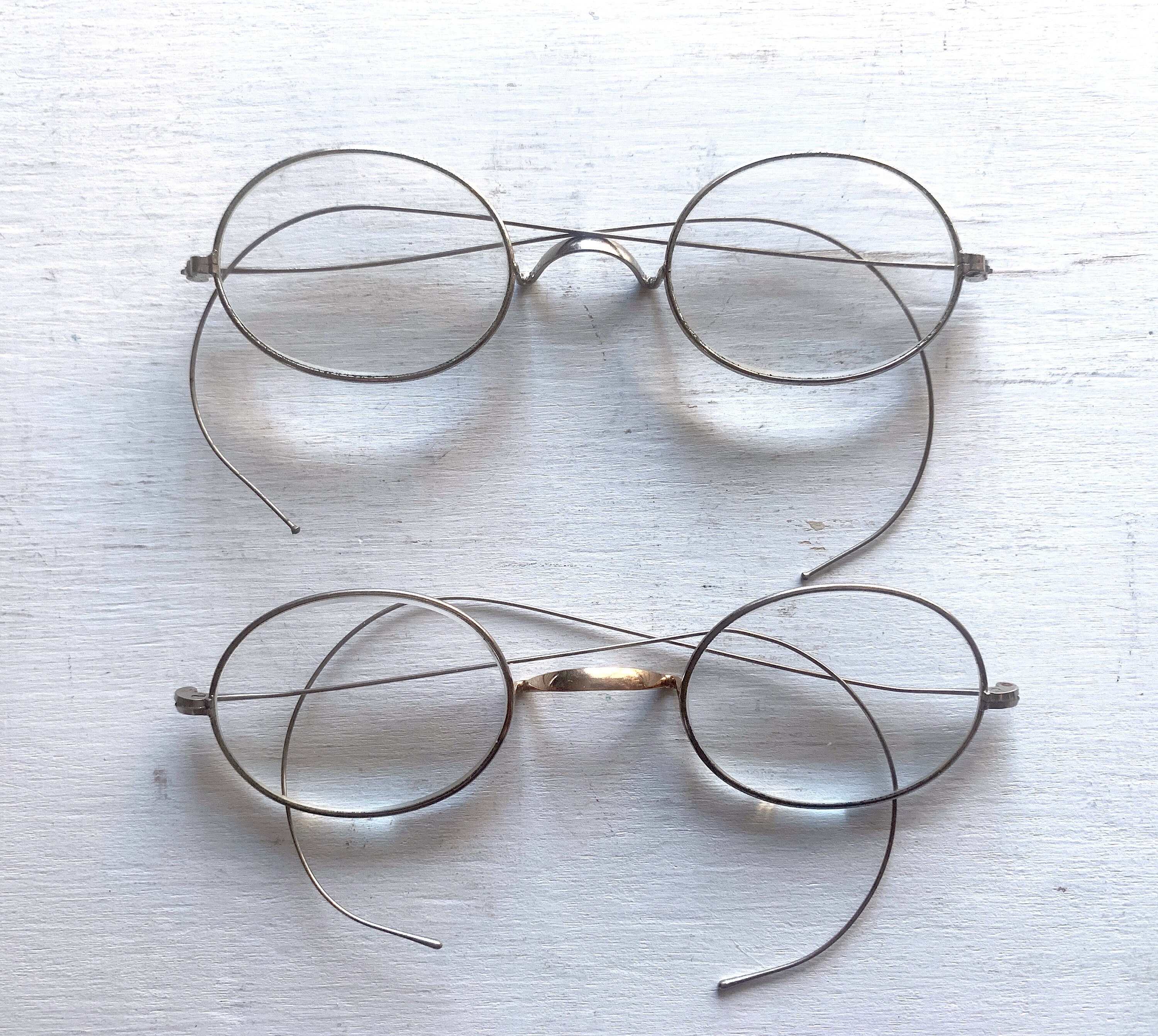 10 Eyeglass Holders - Clear with Antique Silver Coil